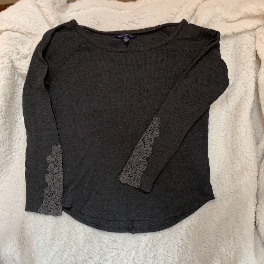 American eagle size med thermal grey top